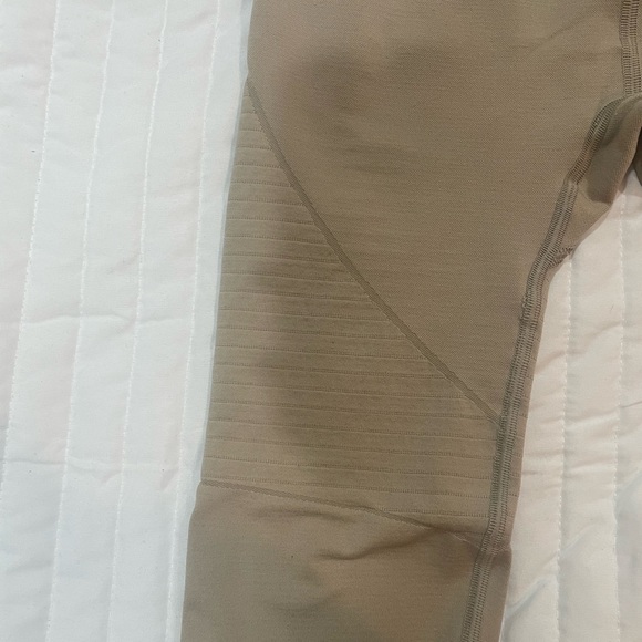 Alphalete Revival V6 leggings in color taupe size medium - Picture 4 of 4